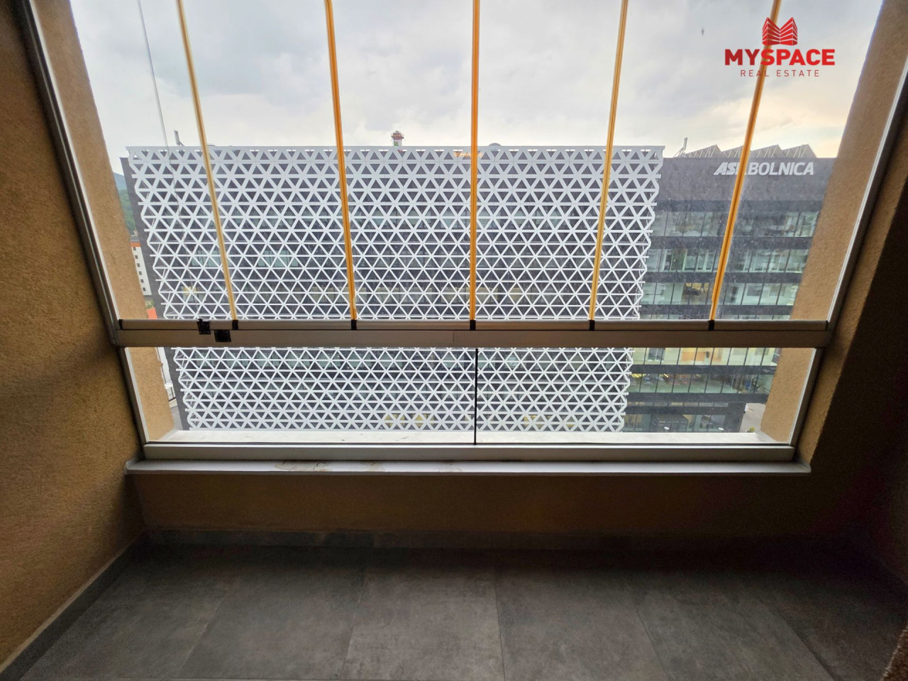 MY SPACE/ Stan sa garazom/ Nova Otoka/ NAMJESTEN/ 174 m2 38