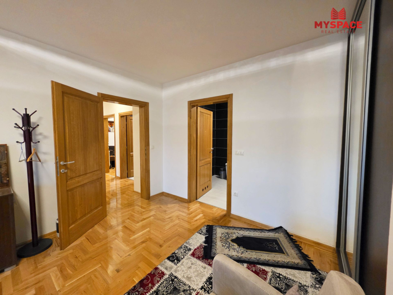 MY SPACE/ Stan sa garazom/ Nova Otoka/ NAMJESTEN/ 174 m2 41