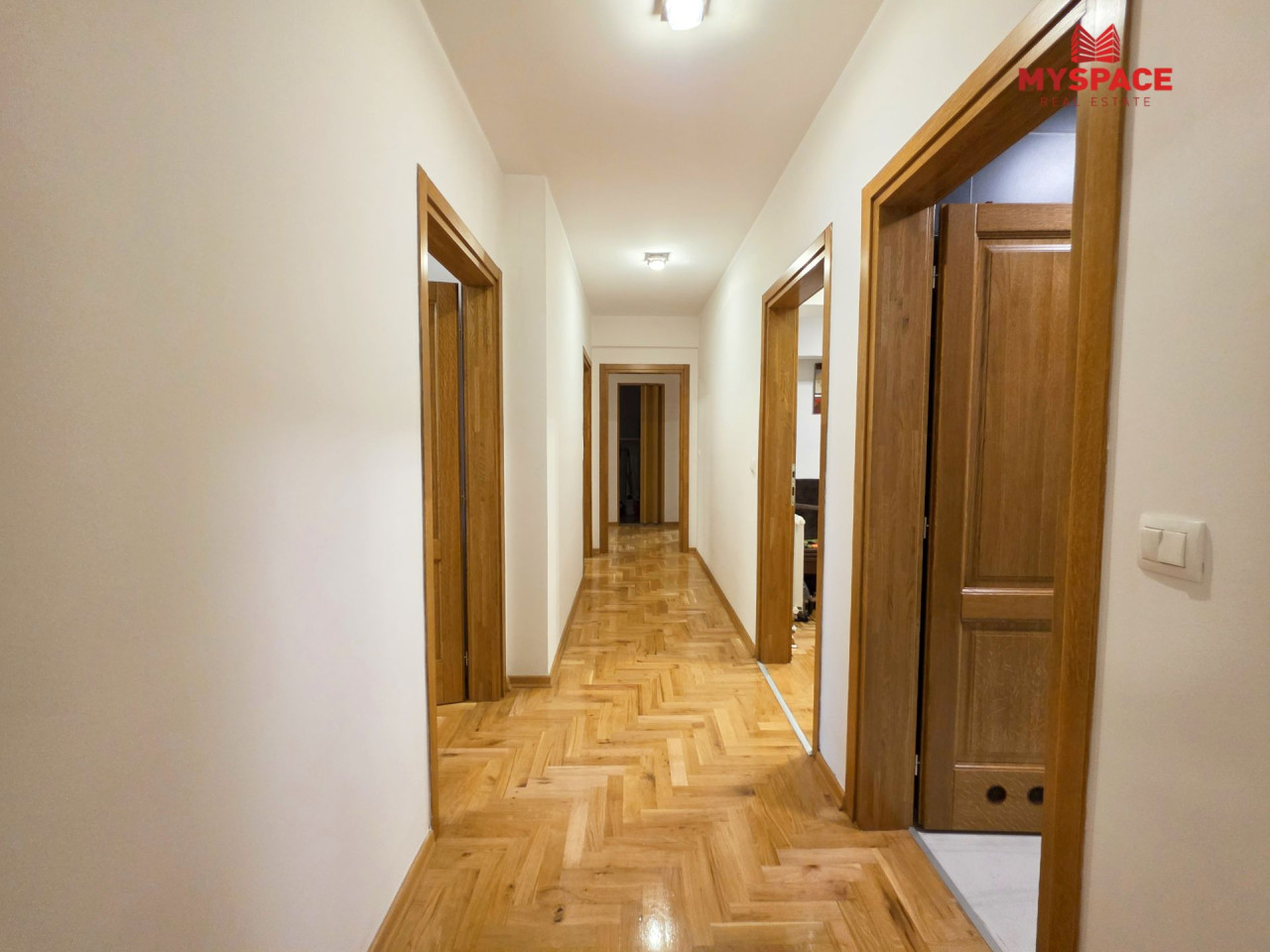 MY SPACE/ Stan sa garazom/ Nova Otoka/ NAMJESTEN/ 174 m2 44
