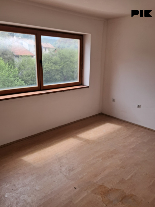 Stanovi i apartmani Bosansko Grahovo 5