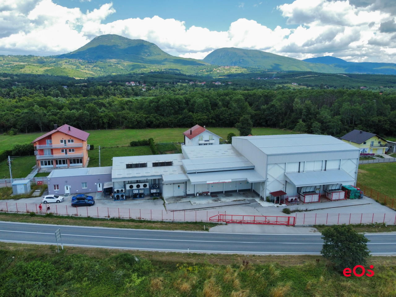 Savremena hladnjača i logistički centar uz magistralni put M16 4