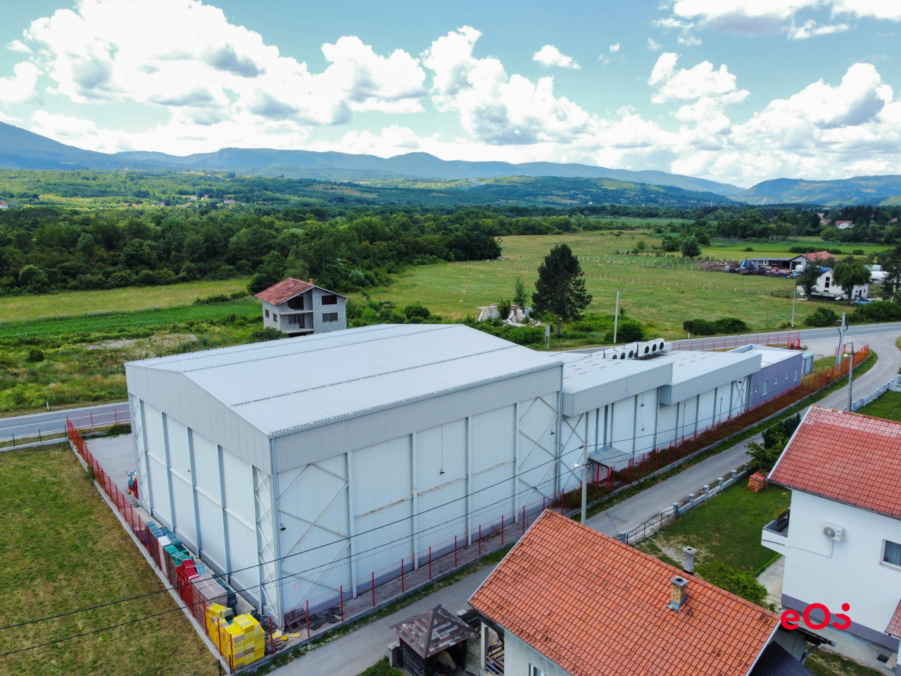 Savremena hladnjača i logistički centar uz magistralni put M16 7