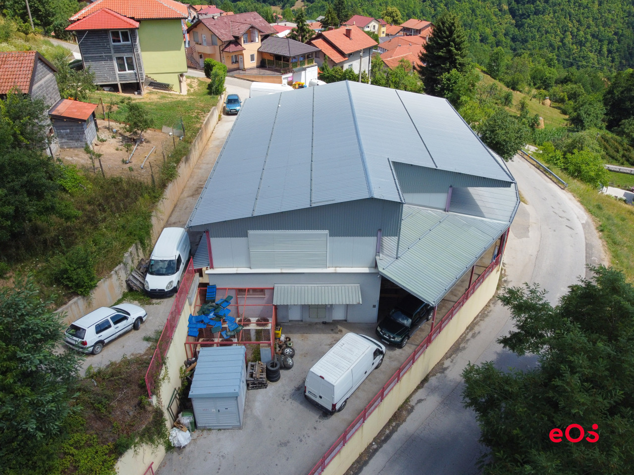 Poslovni objekat sa infrastrukturom spremnom za rad i razvoj 12