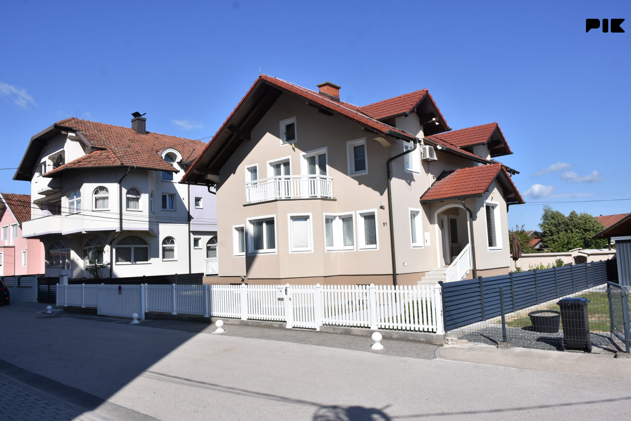 Kuća Modriča 300m2 2