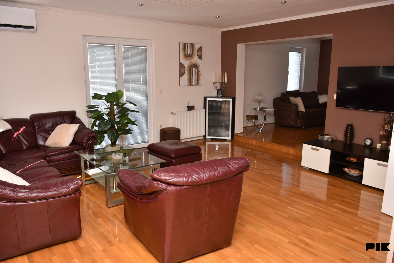 Kuća Modriča 300m2 4