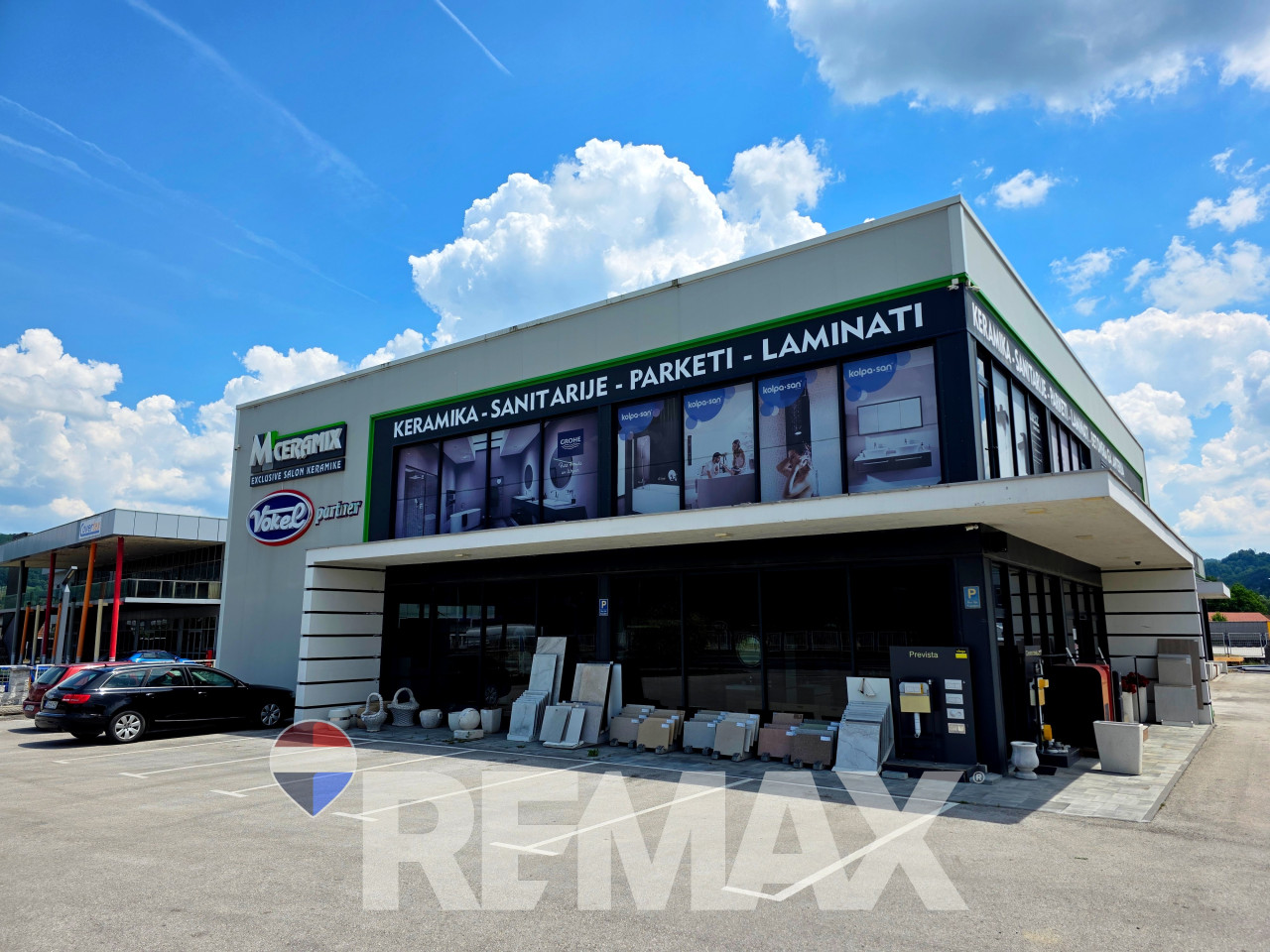 Poslovni objekat | prodajni salon | 1500m2 - Žepče 12