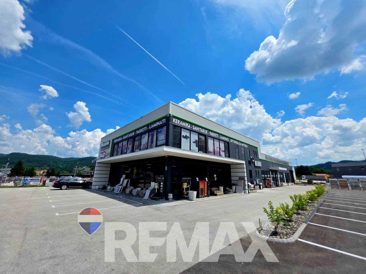 Poslovni objekat | prodajni salon | 1500m2 - Žepče 16