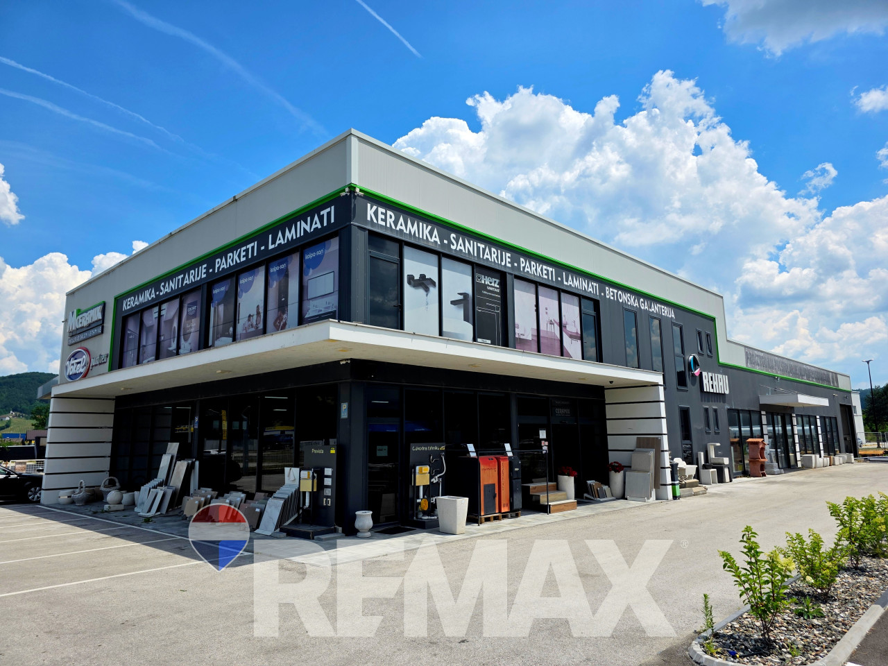 Poslovni objekat | prodajni salon | 1500m2 - Žepče 17