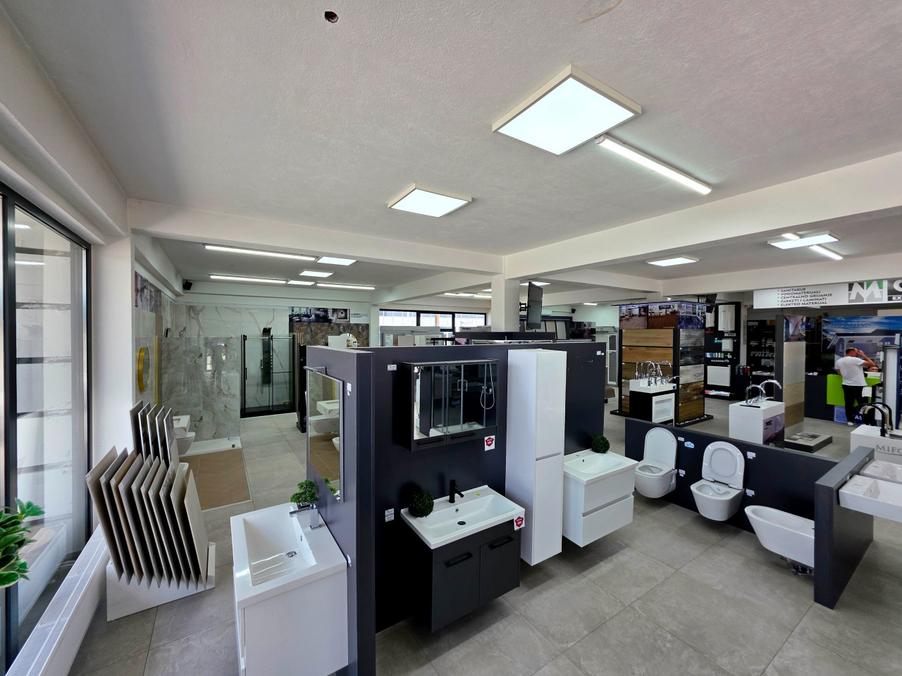 Poslovni objekat | prodajni salon | 1500m2 - Žepče 22
