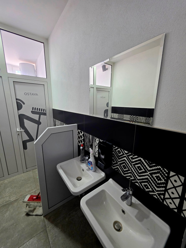 Poslovni objekat | prodajni salon | 1500m2 - Žepče 26