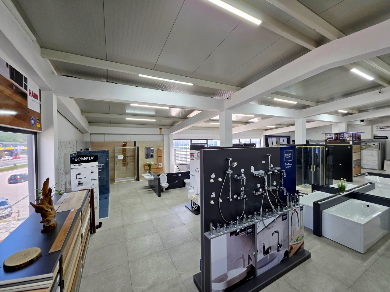 Poslovni objekat | prodajni salon | 1500m2 - Žepče 32