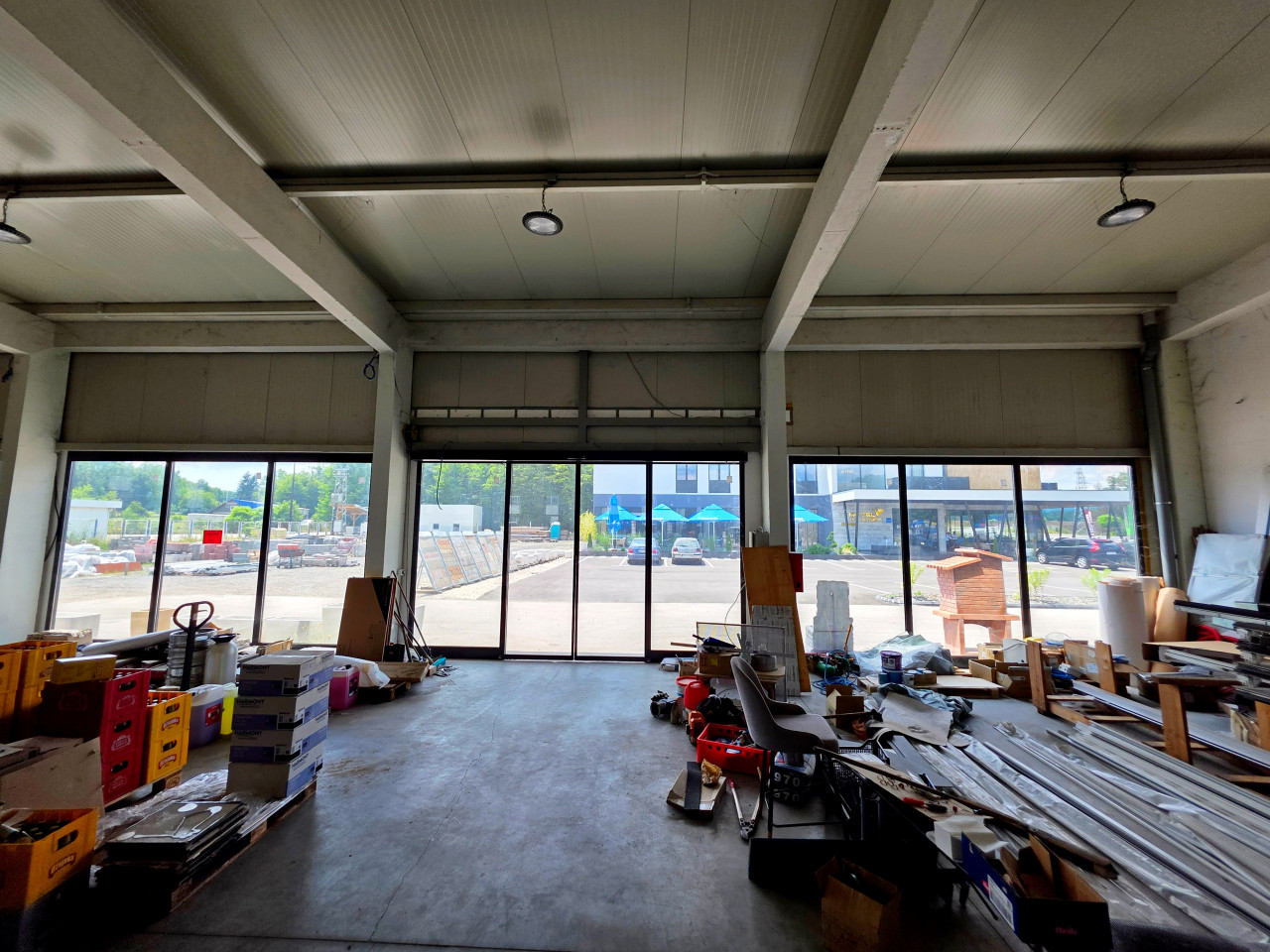 Poslovni objekat | prodajni salon | 1500m2 - Žepče 36