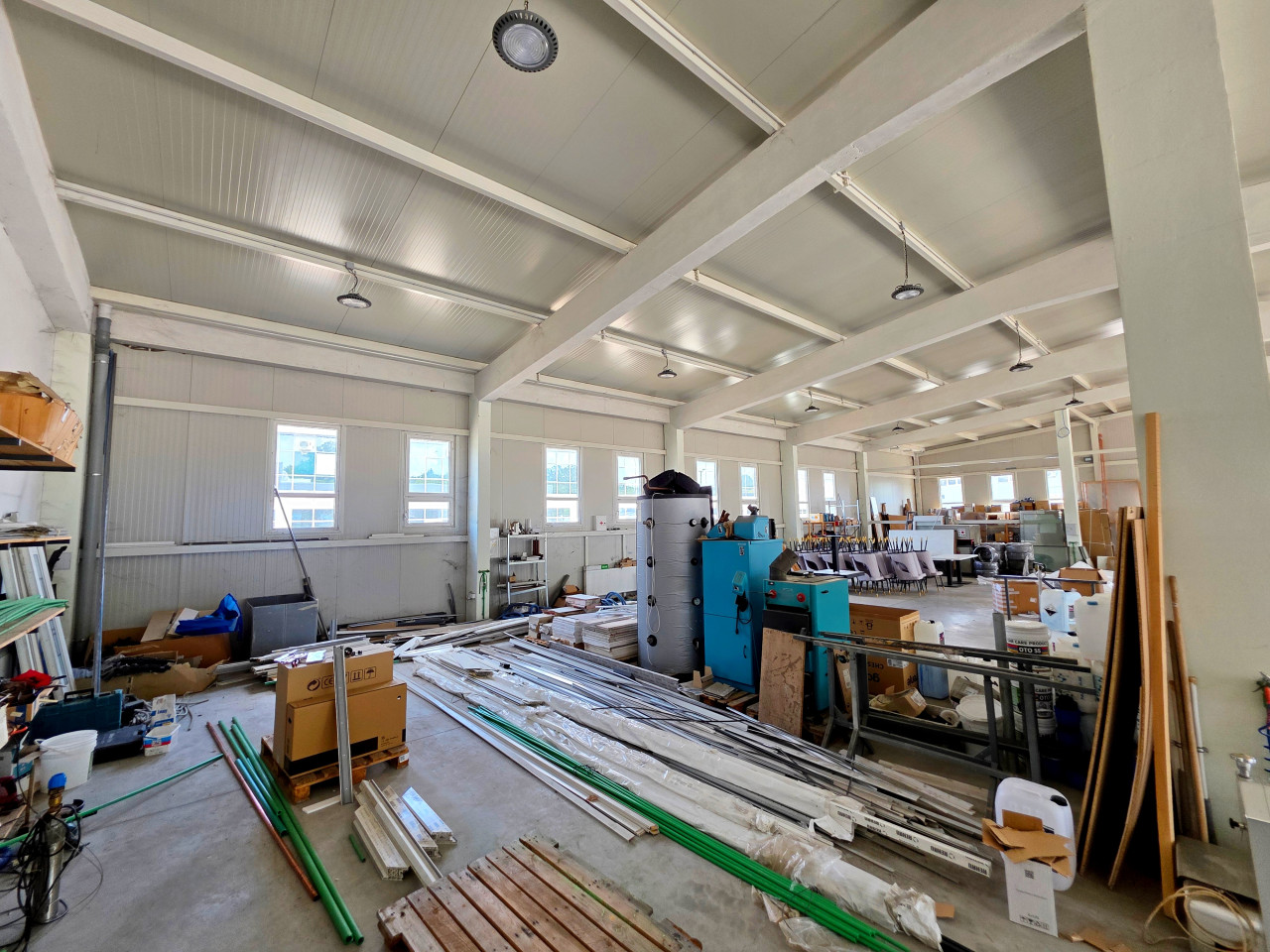 Poslovni objekat | prodajni salon | 1500m2 - Žepče 37