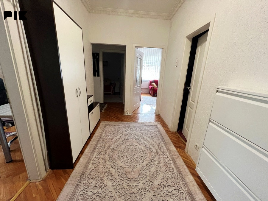 Namješten trosoban stan na Jaliji, P=75m2+10m2 3