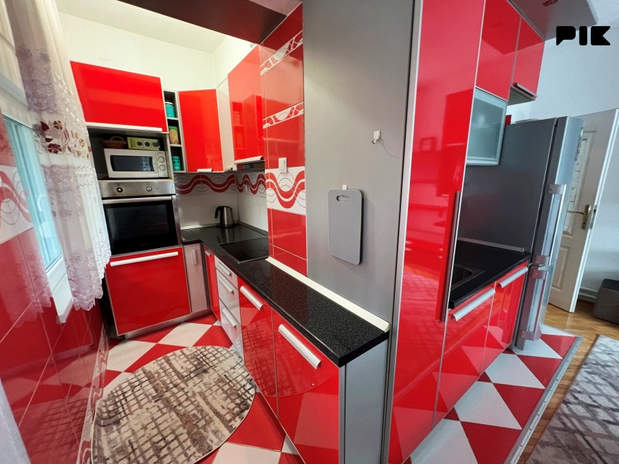 Namješten trosoban stan na Jaliji, P=75m2+10m2 8