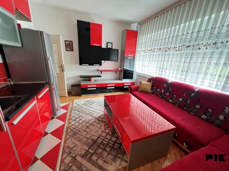 Namješten trosoban stan na Jaliji, P=75m2+10m2 9