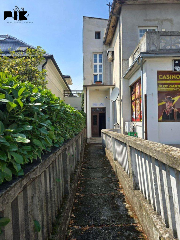 Salonski stan od 77m2 u centru, ul.Nikole Tesle 11