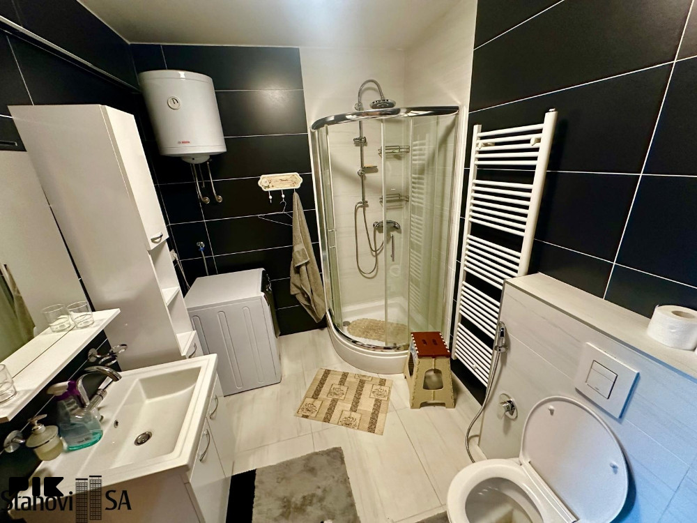 Moderan petosoban stan sa garažom 174m2- Nova Otoka 7