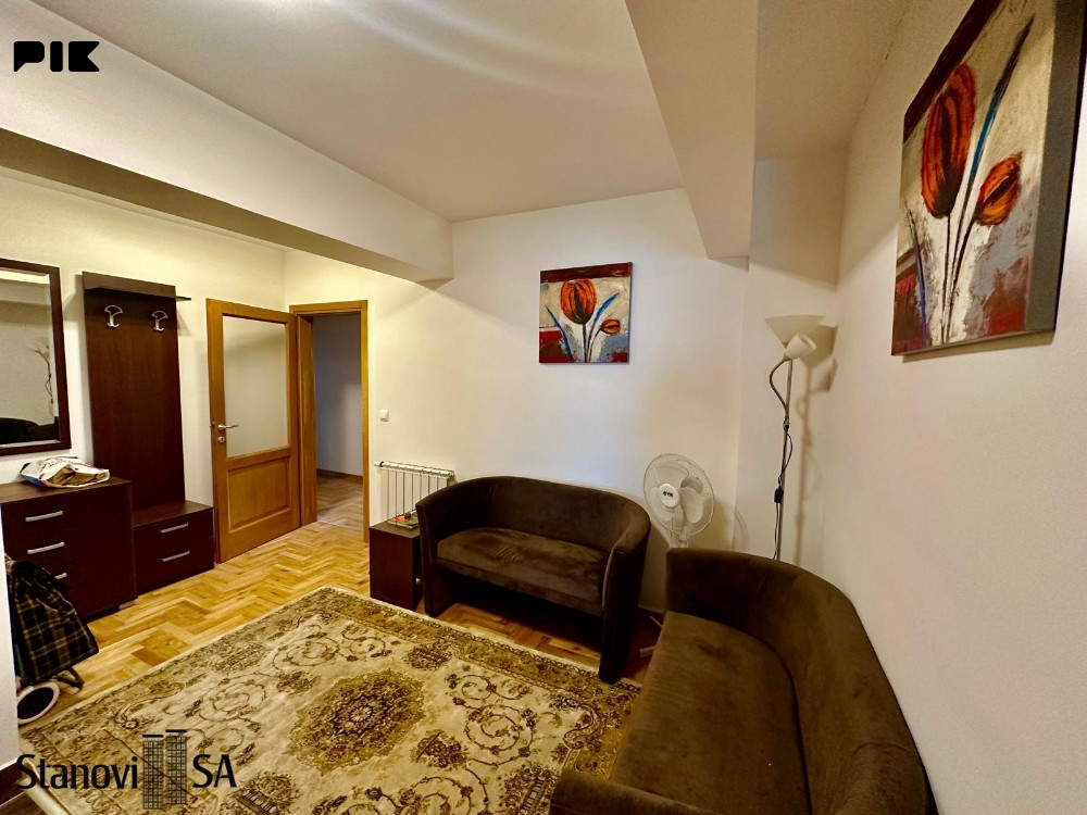 Moderan petosoban stan sa garažom 174m2- Nova Otoka 12