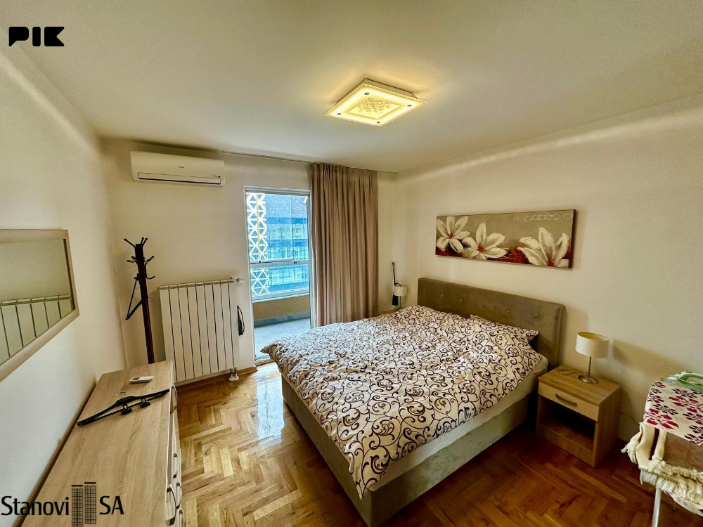 Moderan petosoban stan sa garažom 174m2- Nova Otoka 16