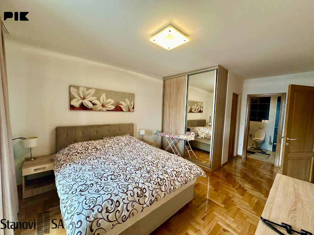 Moderan petosoban stan sa garažom 174m2- Nova Otoka 19