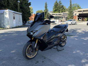 YAMAHA TMAX 560 TECH MAX AKRAPOVIČ 065-189-189 URAĐEN SERVIS/REG.