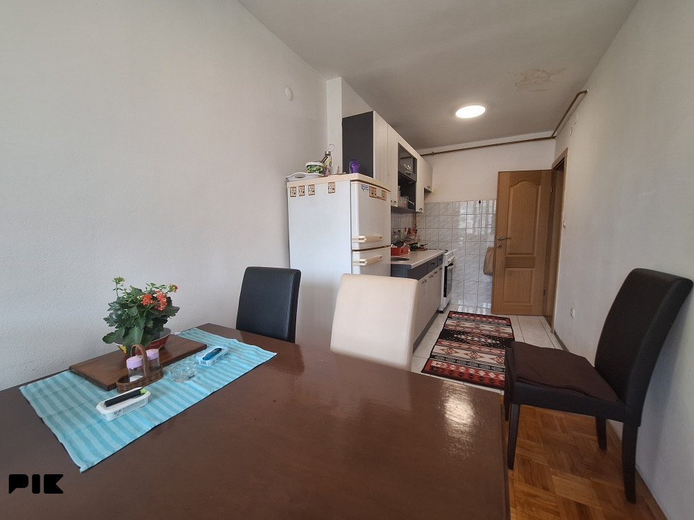 Dvosoban stan Grbavica 7