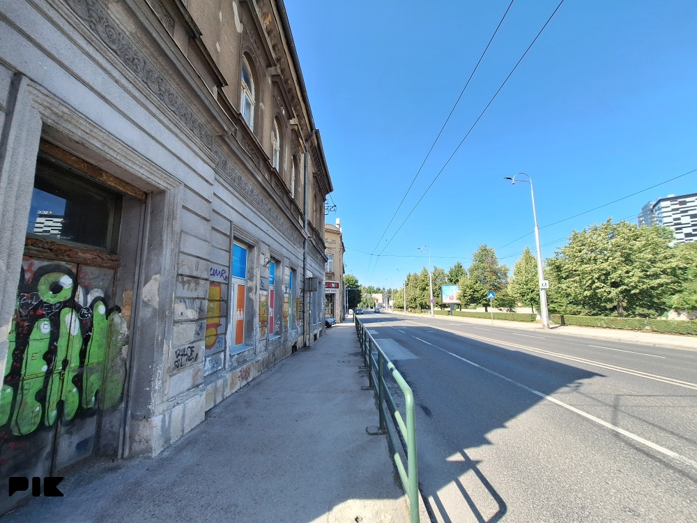 Trosoban stan Terezija Skenderija 11