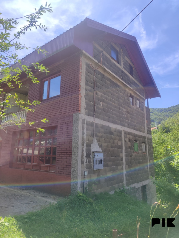 Kuća Žepče poslovni prostor i zemljište 2