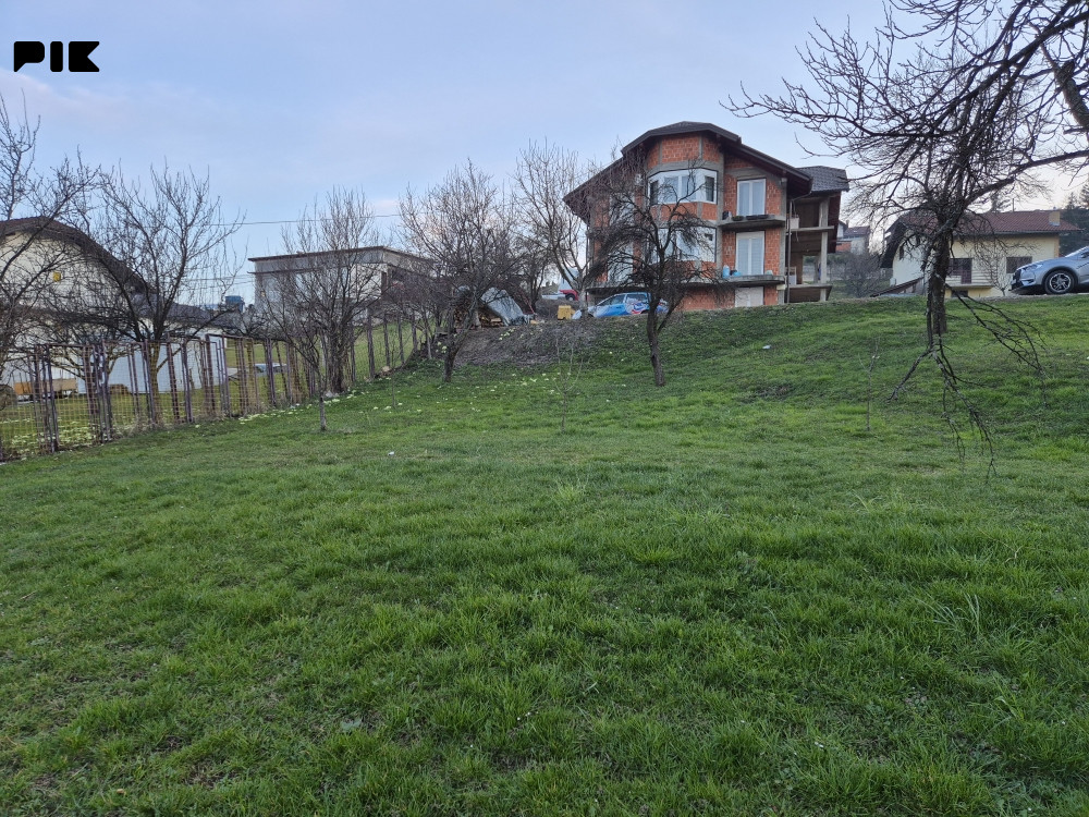 Plac 425m2 Pobrdje, 1600 metara od Centra Banja Luka 6