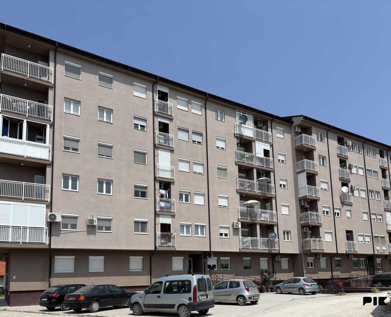 Izdaje se garaza Bijeljina Beogradska ulica 2