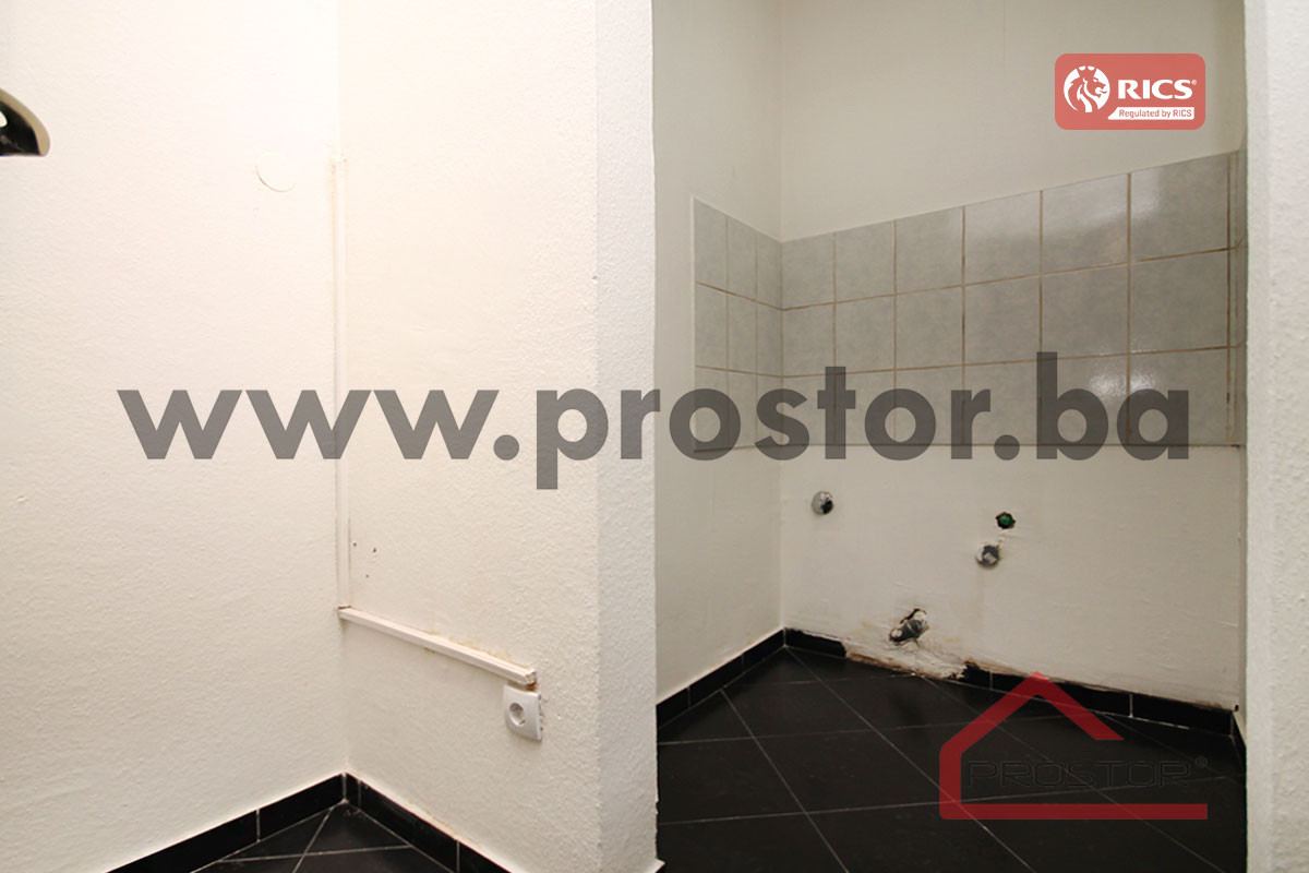PROSTOR prodaje: Poslovni prostor, 227m2, Novo Sarajevo 16