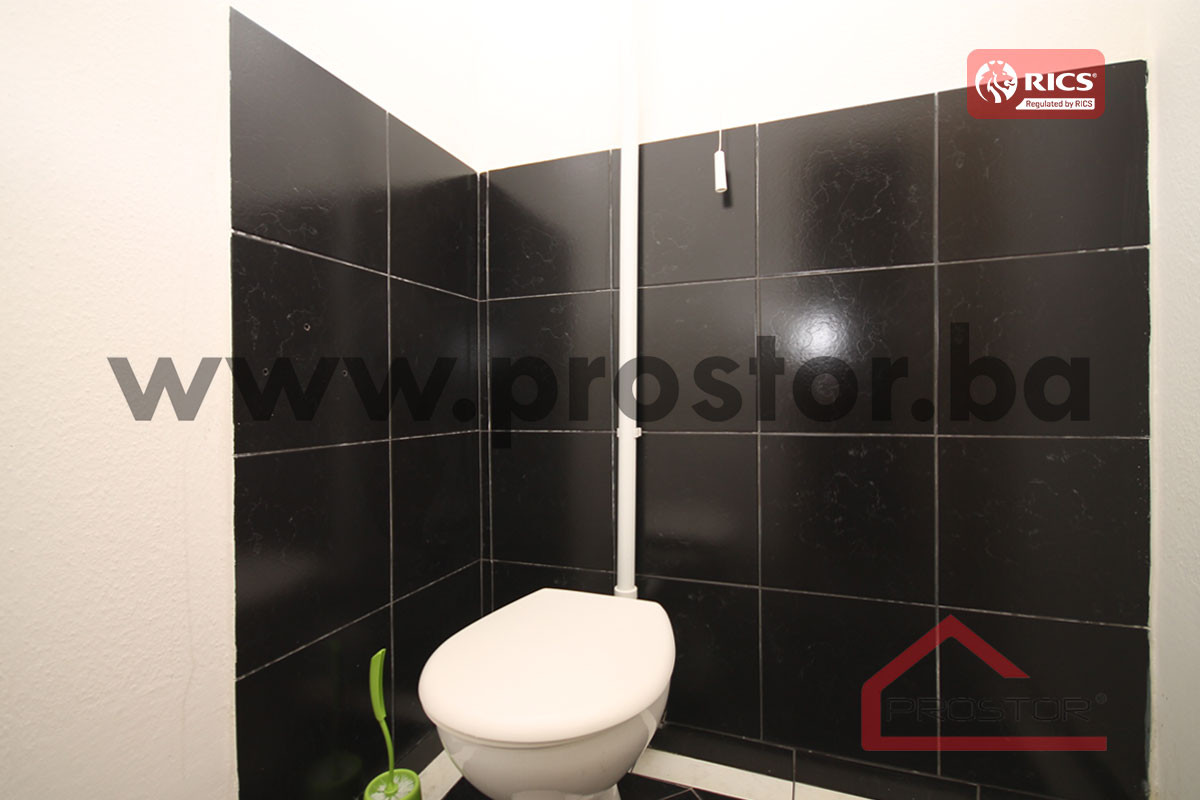 PROSTOR prodaje: Poslovni prostor, 227m2, Novo Sarajevo 17