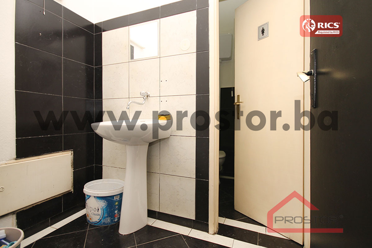 PROSTOR prodaje: Poslovni prostor, 227m2, Novo Sarajevo 18