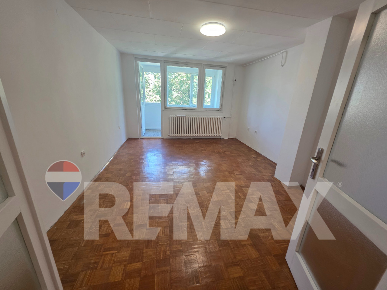 Komforan trosoban stan 83m2/ Centar