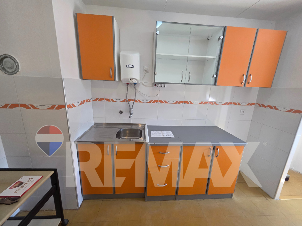Komforan trosoban stan 83m2/ Centar 10