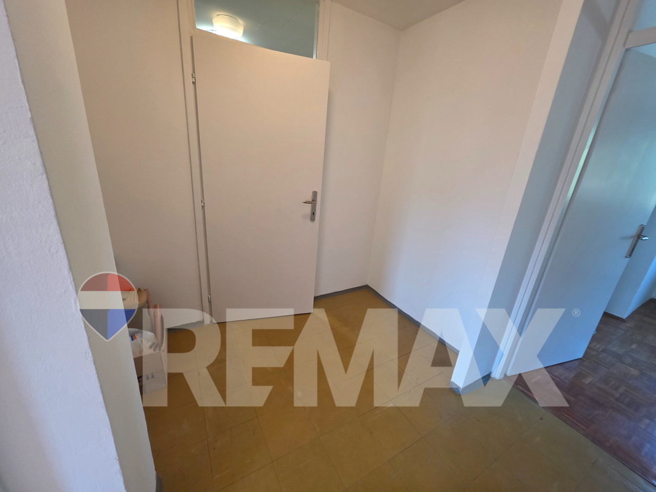 Komforan trosoban stan 83m2/ Centar 14