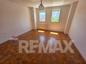 Komforan trosoban stan 83m2/ Centar photo 3