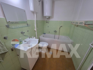 Komforan trosoban stan 83m2/ Centar photo 5