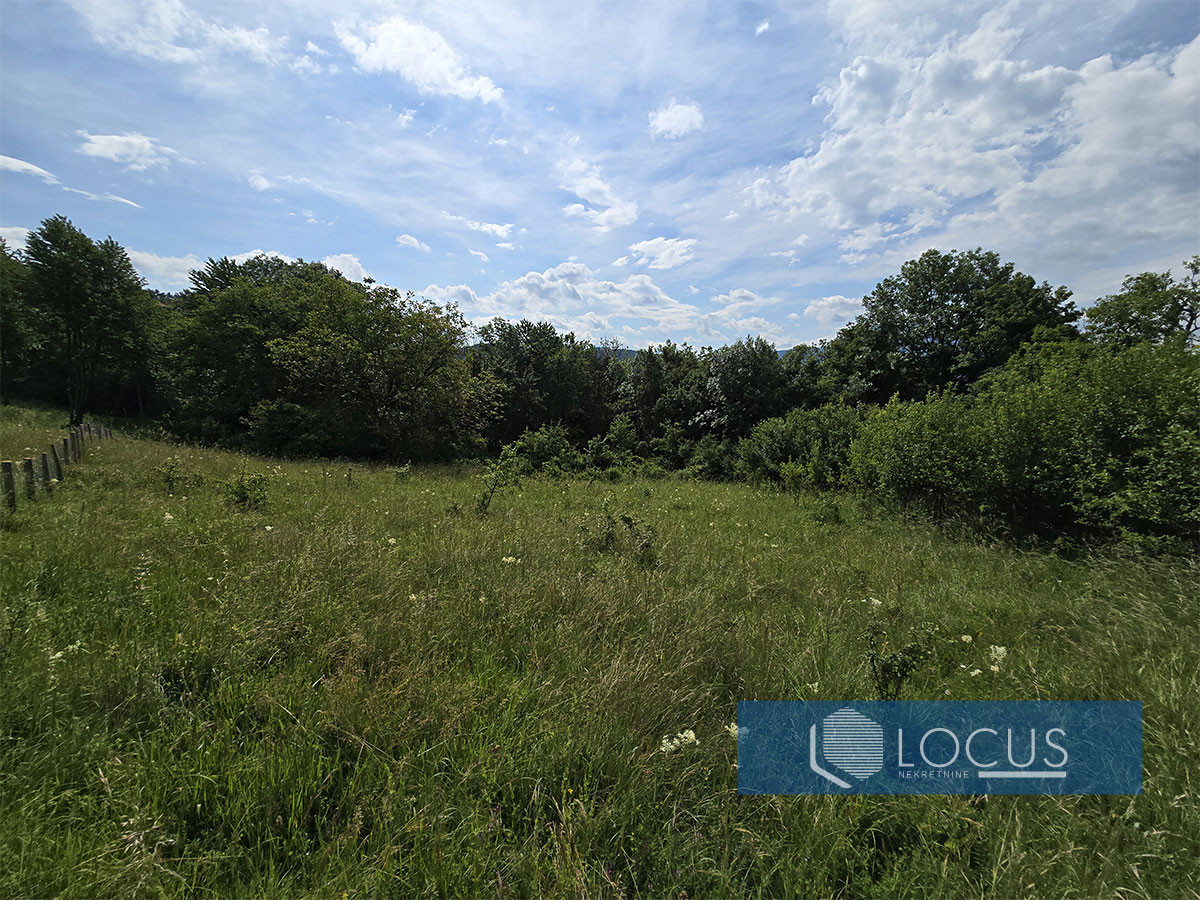 LOCUS: Zemljište površine 2.608m2, Poljine, Centar 4