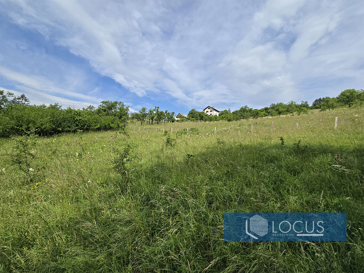 LOCUS: Zemljište površine 2.608m2, Poljine, Centar 9