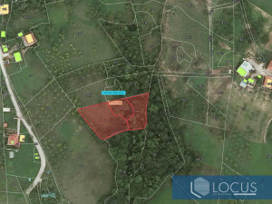 LOCUS: Zemljište površine 2.608m2, Poljine, Centar