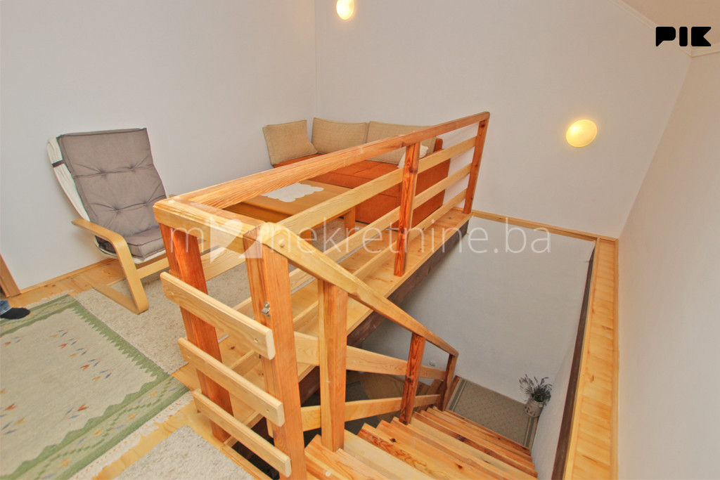 m2: Stari Grad / Čavljak / vikendica 160m2 na parceli 919m2 10
