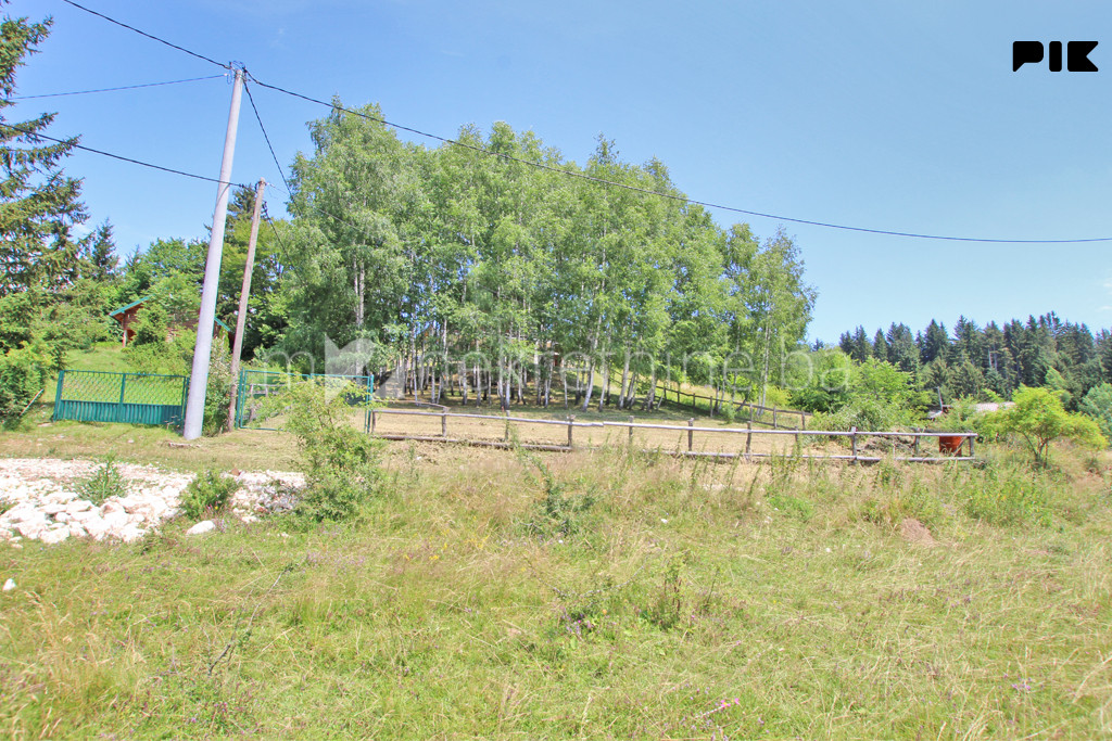 m2: Stari Grad / Čavljak / vikendica 160m2 na parceli 919m2 19