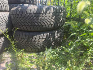 Prodajem 2 gume 205/55/16 Bridgestone 7mm 2023.g