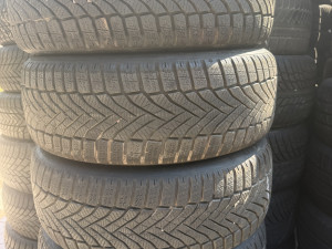 Prodajem 4 gume 205/45/17 Falken 7mm