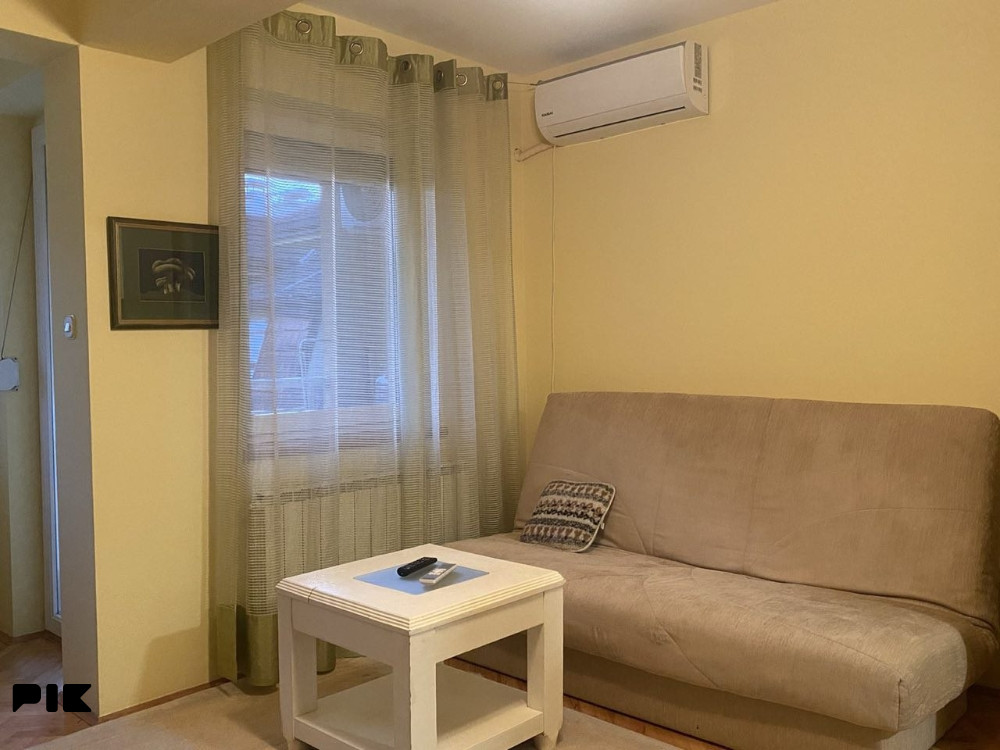 Iznajmljujem stan Banja Luka 5