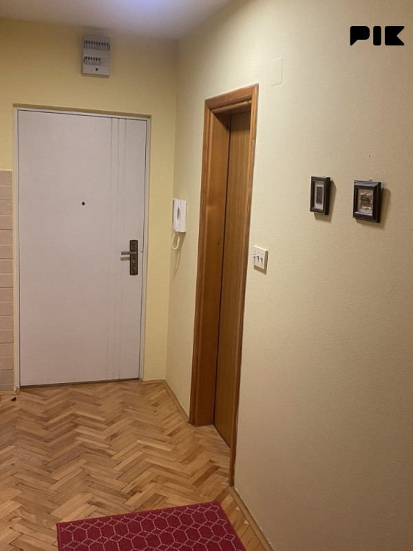 Iznajmljujem stan Banja Luka 4