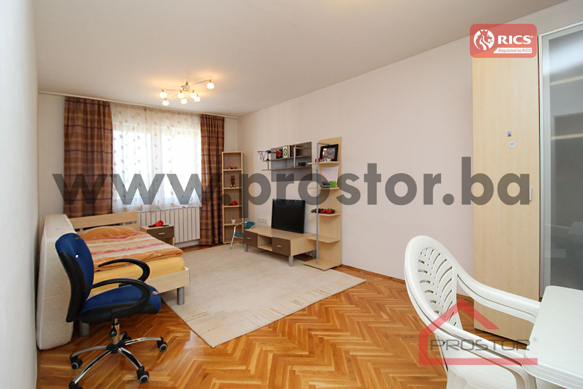 PROSTOR izdaje: Petosoban penthouse, Stup 7