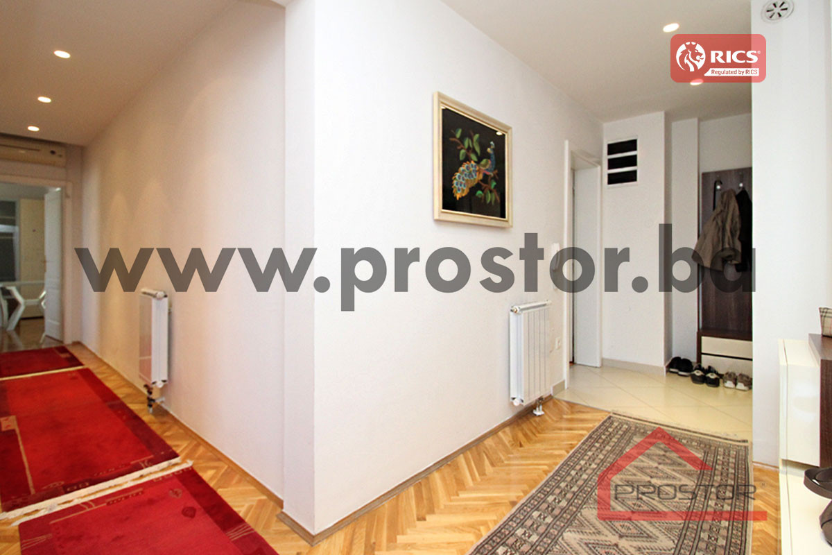 PROSTOR izdaje: Petosoban penthouse, Stup 17